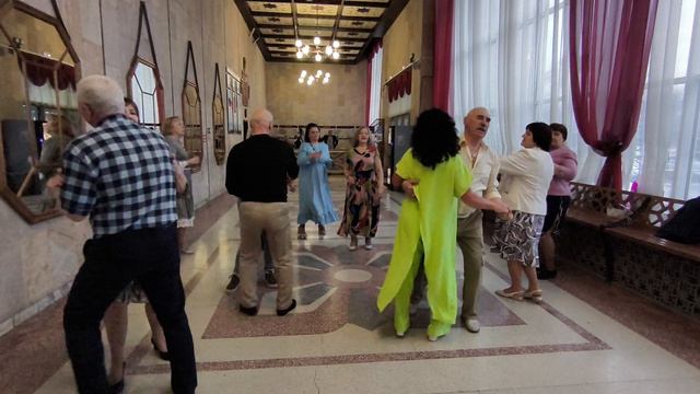 Обниму, поцелую..... 19.04.26.