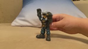 Мошенник ударил робота