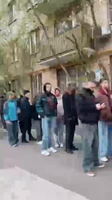 😄Баста и гуф сделали совместный энергетик! Литвин в ахуе сидит и нервно курит в сторонке!