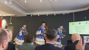 Песни народов северо-восточной части Российской федерации. На открытии соревнования.