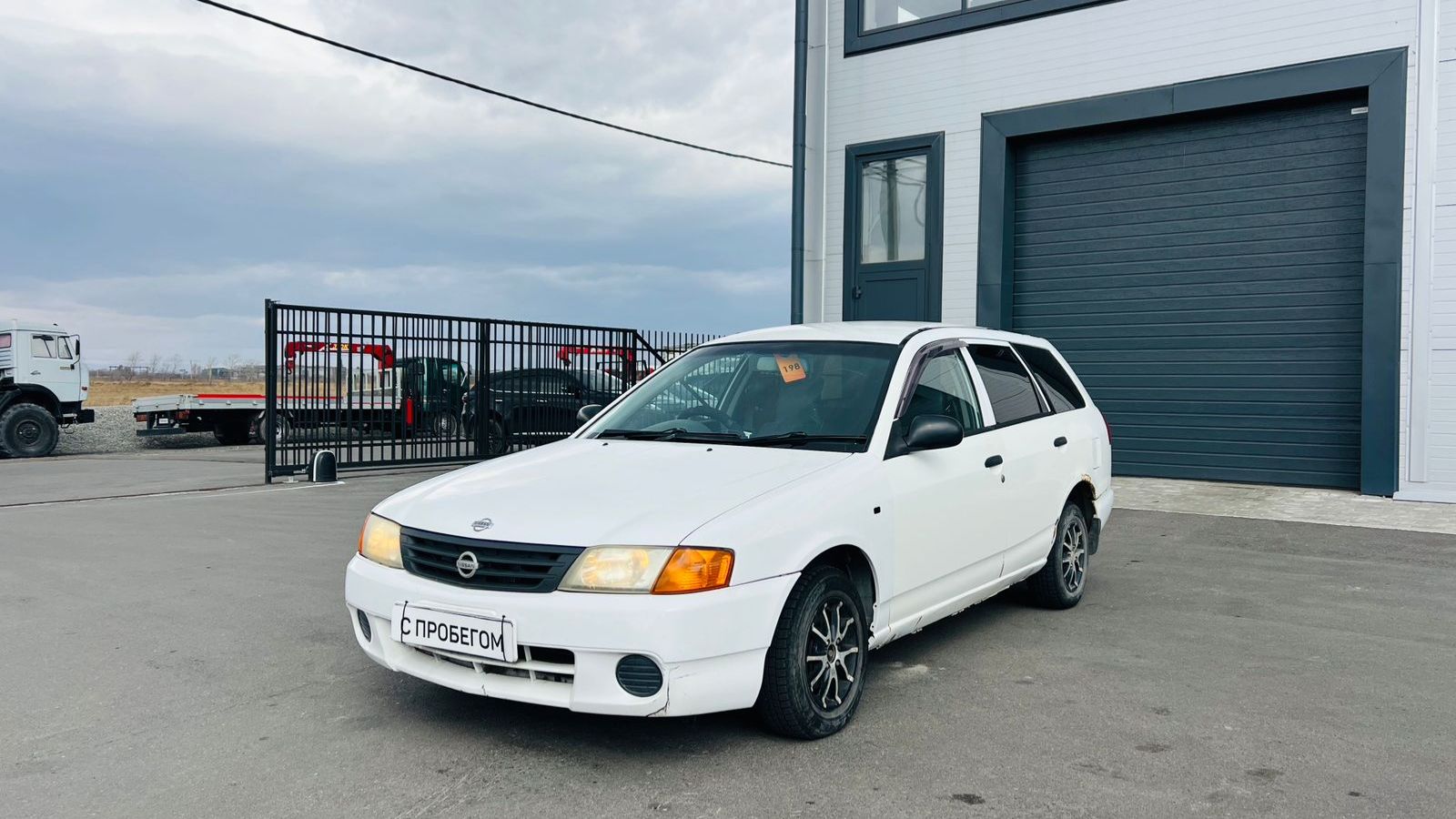 Nissan AD, 2001 год