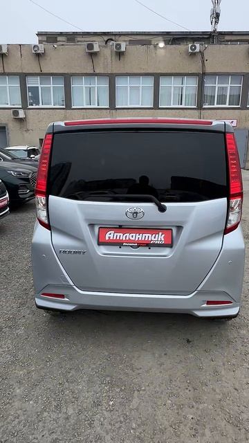 Toyota Roomy Микровэн Base 1.0 CVT 2021г