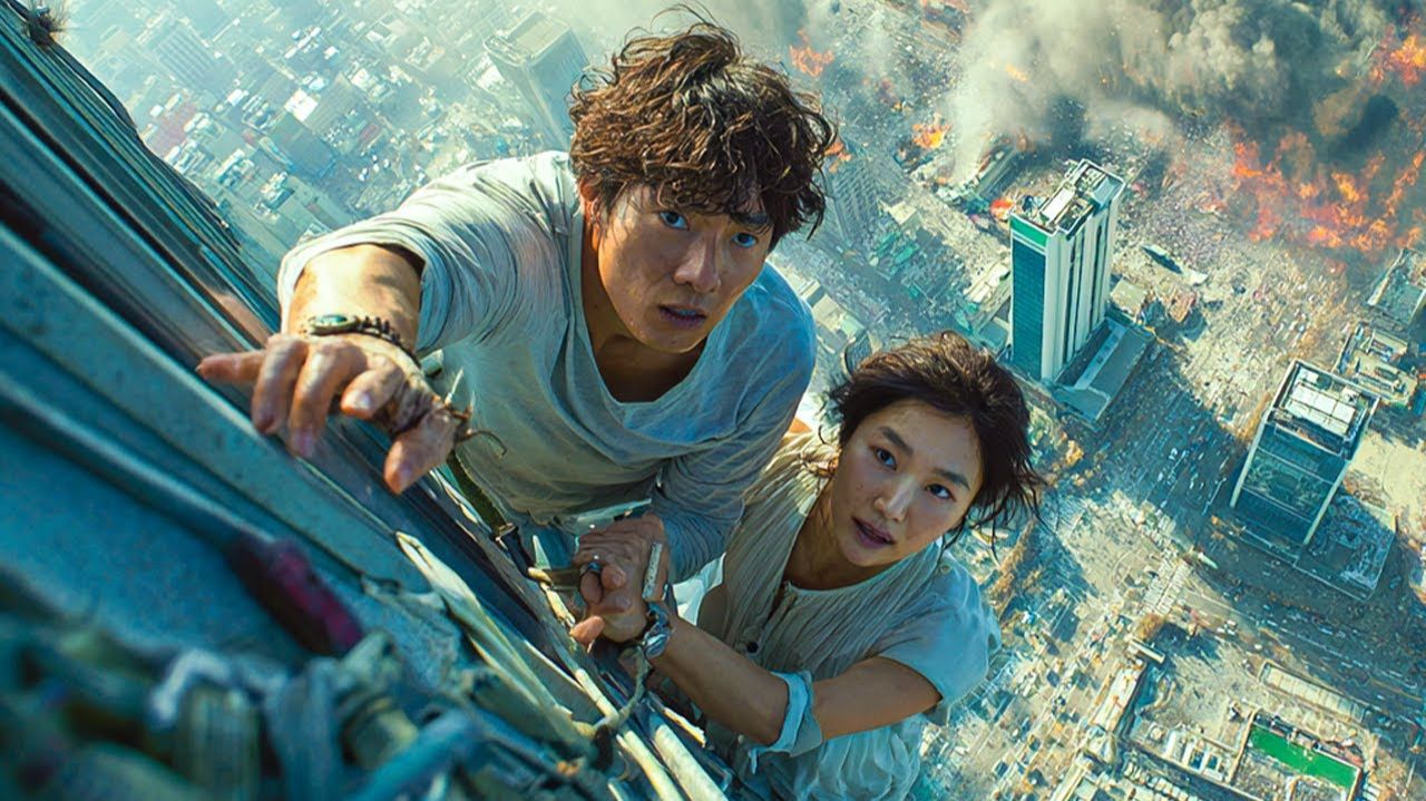 Скалолаз СПАСАЕТ семью и ЛЮБИМУЮ от газовой АТАКИ!