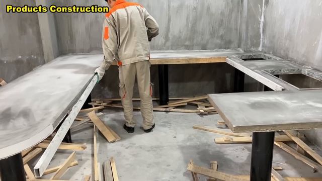 Cтроительство и монтажа кухонных столов из бетона с керамической плиткой в современном стиле.