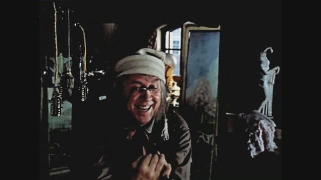 Ох вы деньги деньги деньги! Фрагменты из фильма Сватовство гусара. 1979 г.