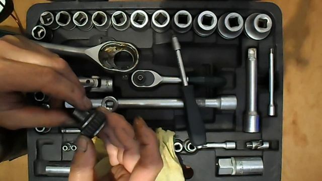 Ключ трещётка из набора , его обслуживание и смазка