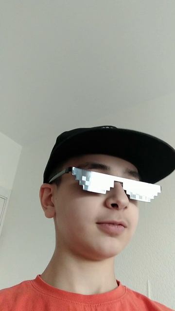 Mister Eyes, хочешь банан?