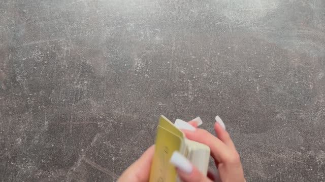 забыл? или еще вспоминает? таро расклад 3 варианта