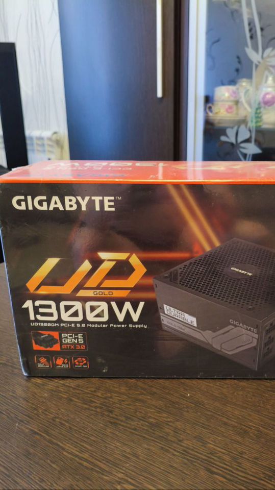 Продаю блок питания Gigabyte 1300 Вт
