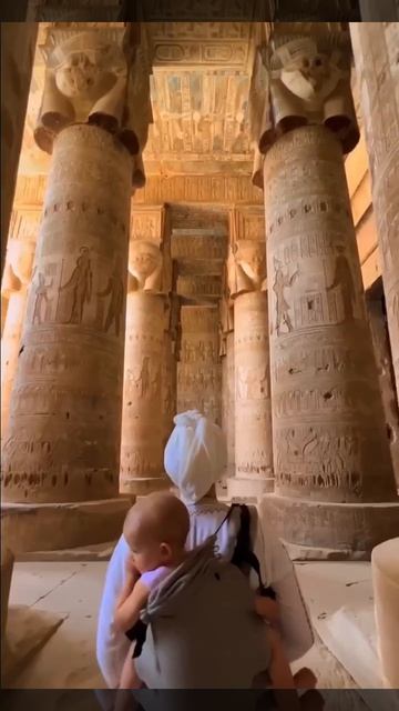 Храм Хатора - один из самых сохранявшихся храмов в Египте. Ему более 2000 лет