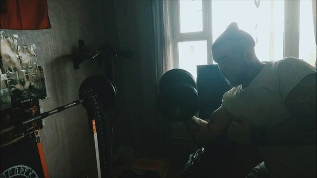 Подъем гантели на скамье Скотта 26,5×7