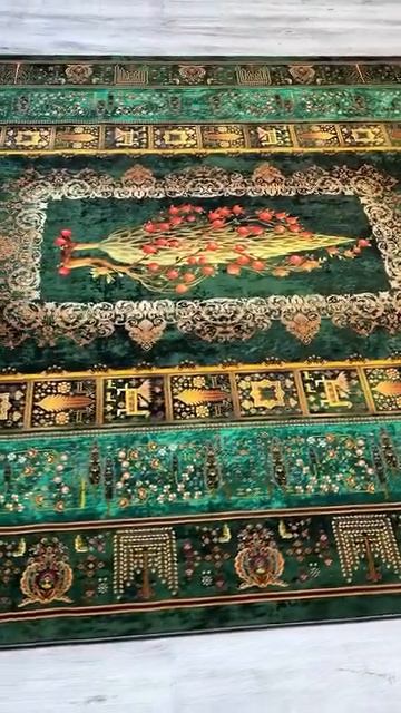 Иранский ковер из искусственного шелка с кипарисом и гранатом