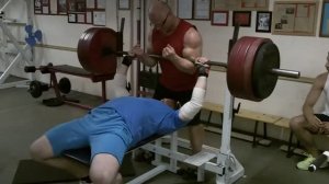 Жим лежа - учимся опускать "новые веса". Спортстудия Георгия Зобача