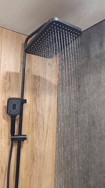 Конечный результат установки и подключения душевой стойки