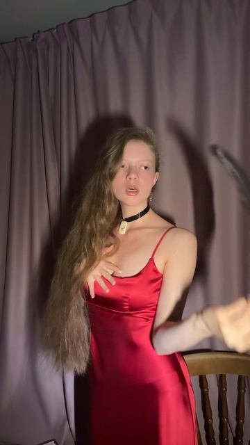 получилась бы актриса? 
#актриса #рекомендации #красноеплатье #длинныеволосы #советскоекино