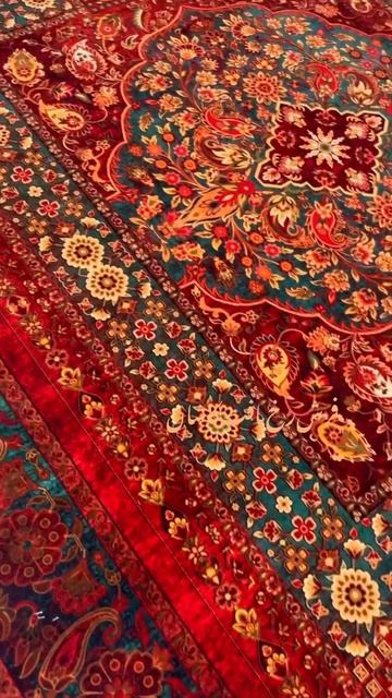 Иранский шелковый ковер