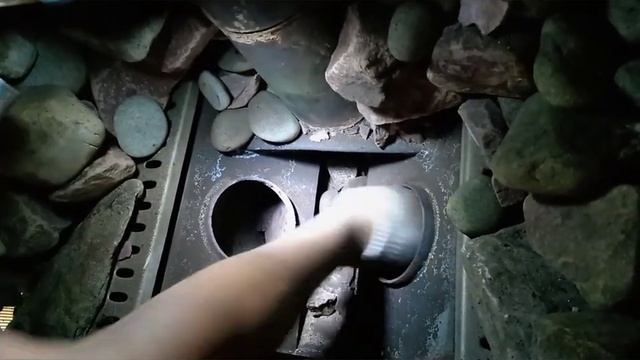 Ревизия банной печи для чистки от сажи.