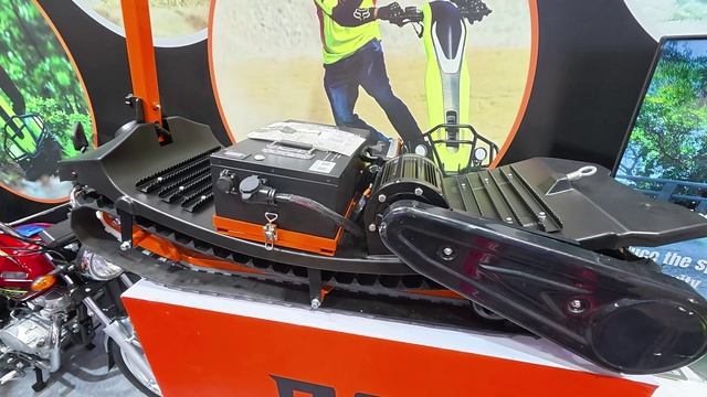 Мотоциклы в Китае. Выставка CFAIR. Часть 3. Шреддер, китайские мотосноуборды и буксировщики.