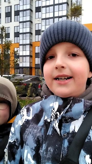 _кидаем антистресс с одного мм. и до третьего этажа дома. с каждым новым подписчиком.