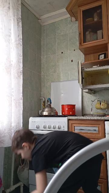 хотел яйцо сварить.