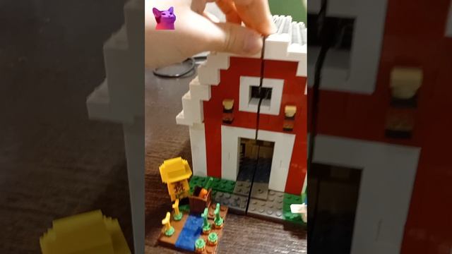 обзор на Lego Minecraft красный амбар