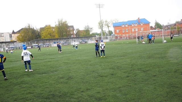 19.04. Летнее Первенство. СШОР-19-синие - ФК Ростов-западный-2 (3:8) 2017 г.р. Стадион 