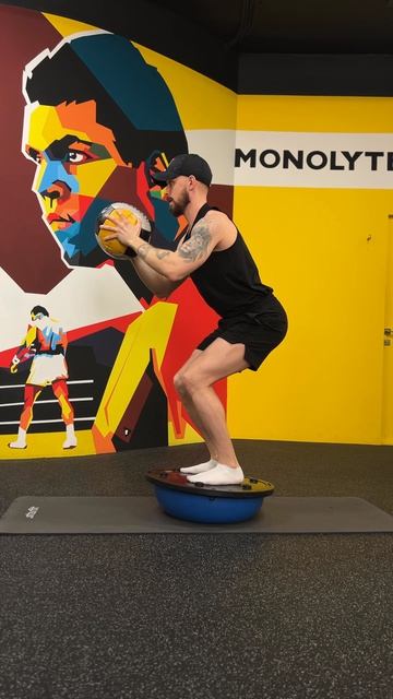 Вращение мяча стоя на босу