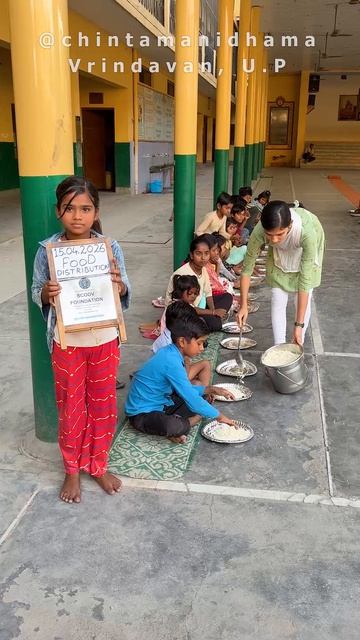 12 - 18 апреля. Видеоотчет о кормлении  детей в школе Сандипани Муни