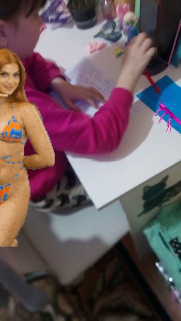 Аня делает уроки