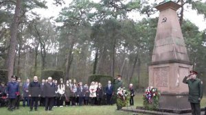 Посол РФ в Германии принял участие в памятной церемонии на кладбище в Штансдорфе