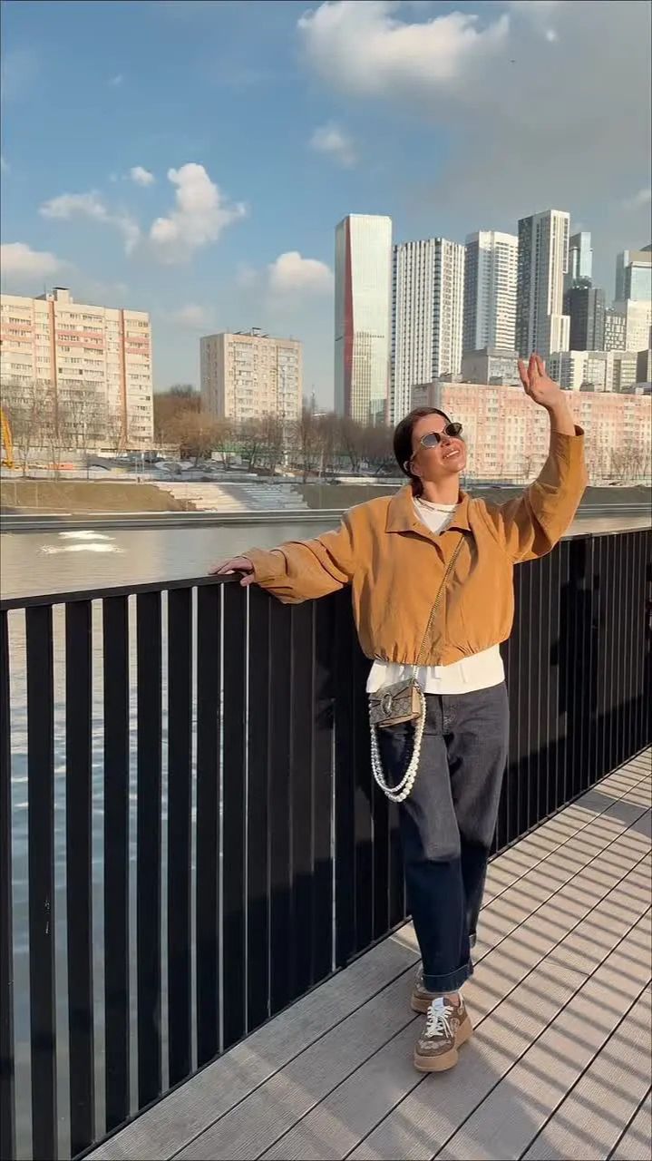 Кофе, выходные, прогулки и любимая музыка ❤️🎧 #НовыеСамоцветы #ЗаРекой