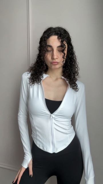 Распаковка новой любимой спортивной кофточки 🤍