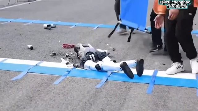 🔴Один из участников полумарафона в Китае умер прямо на старте.🤭 🤣🔴