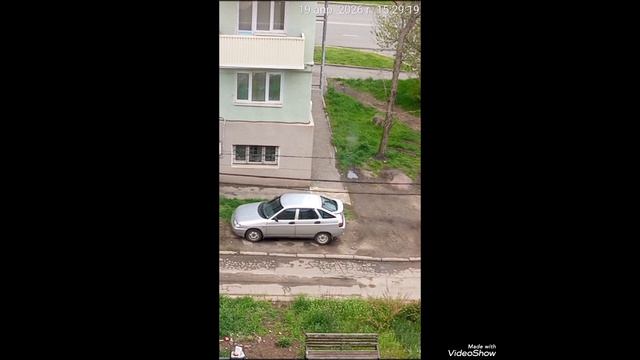 Мариуполь 🏙️ сегодня, пр.Нахимова,104,ставят🚗 авто ,где хотят,скоро в подъезд заедут.