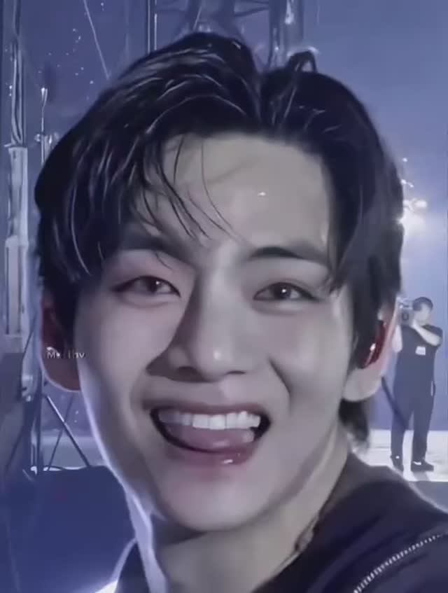 МЫ ТОЖЕ ТЕБЯ ЛЮБИМ , ТЭХЁНИИИии....