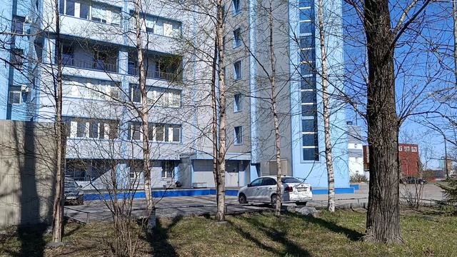 динамичная модернистская архитектура из сэндвич -панелей.
Бывшее здание компании 