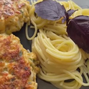 Рубленные куриные котлеты.