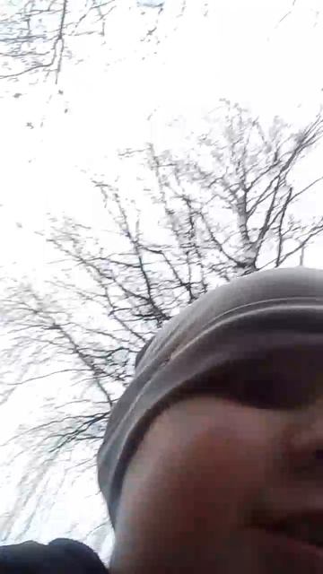 я потерялся в лесу.