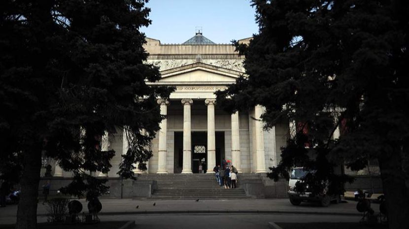 В Пушкинском музее в Москве провели эвакуацию после сообщения об угрозах