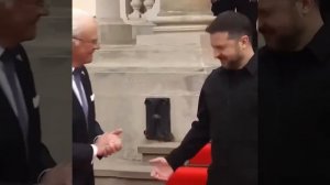 Король Швеции демонстративно отказался от рукопожатия с Зеленским

Карл XVI Густав впервые за 14 лет