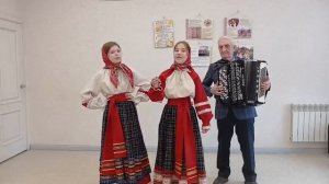 «При долинушке калинушка стоит»