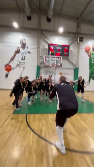 Чемпионы Четвёртого Дивизиона — «Бар 812».