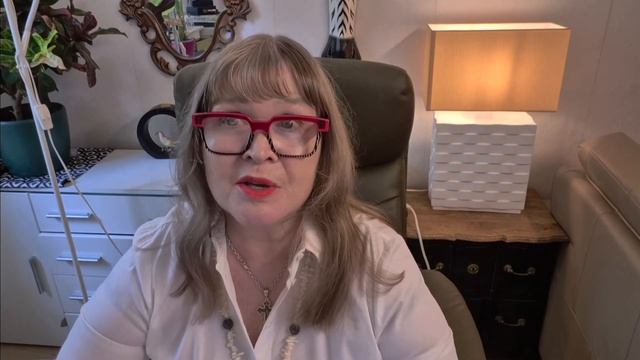 ВСЕХ УКРАИНСКИХ БЕЖЕНЦЕВ НЕМЕДЛЕННО НА ФРОНТ (Иностранное мнение) ЭРИКA БЕРЛИН - DEUTSCHLAND