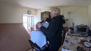 Наталья Губарева. ПОДСТРИГЛА ПАПУ