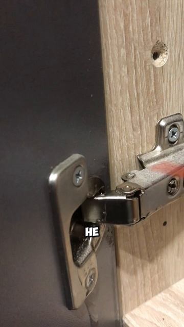 СПРЕЙ-СМАЗКИ LUBRIUM SILICONE 210 МЛ  СНОВА ПОМОГЛА ПРИ СМАЗЫВАНИИ ДВЕРНЫХ ПЕТЕЛЬ