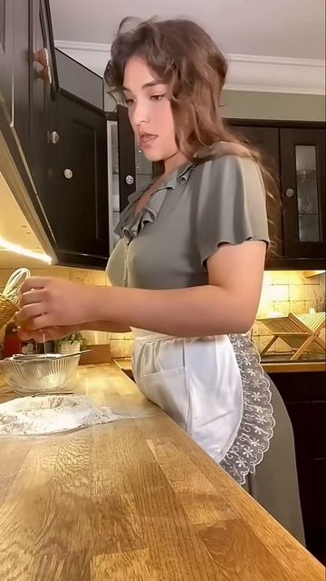 Присаживайтесь, скоро все будет готово. Самая вкусная домашняя паста