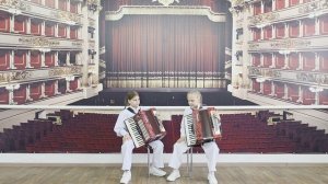 Дуэт аккордеонистов 
Свиридова Софья-Данилова Мария
1000098930.mp4