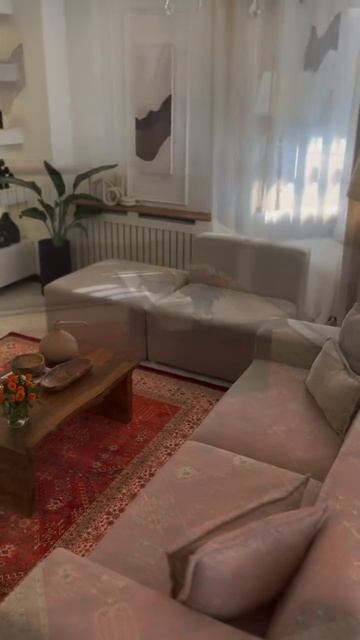 Традиционный шелковый ковер из Ирана