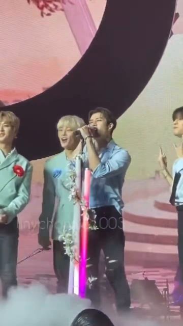 Крoptwt реально попытается убедить вас, что этот чувак не умеет петь