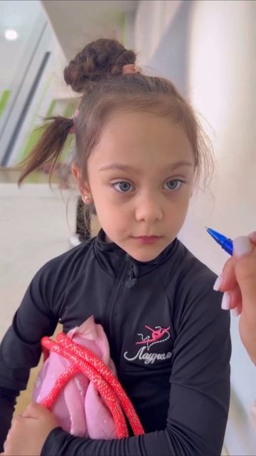 А с какими странными просьбами к вам первоклашки обращались в школе? 🤔 #первоклашки #школа #просьбы